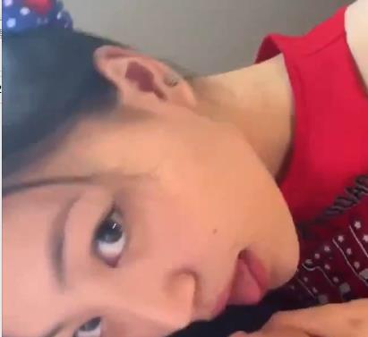 美眉洋男友自拍表情舒坦T气质爆满下载观看