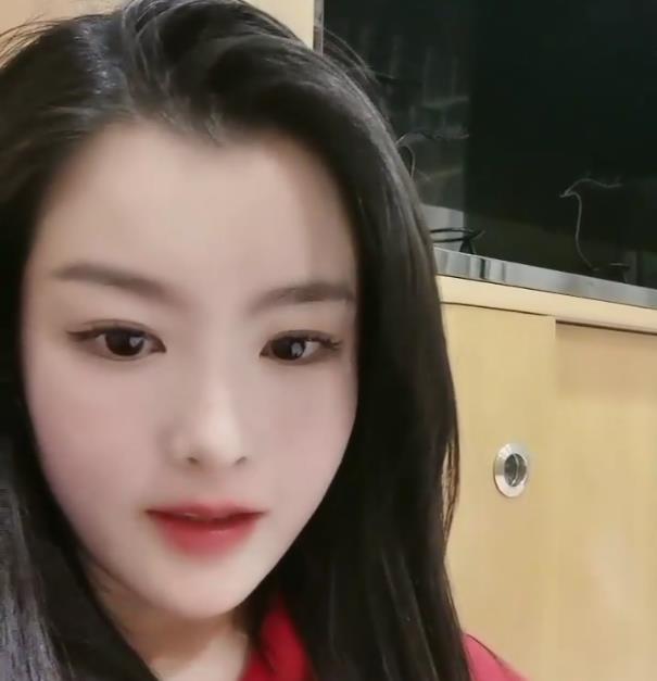 成都超辣御姐博主，川渝妹子玩转直播，颜值身材大胆