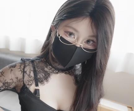 台北娜娜最新作品Y荡家教1V-967M完整版58分钟