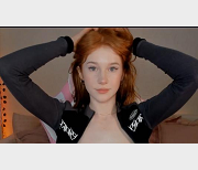 青春小主播自拍1小时08分，颜值惊人，道具展示多样！