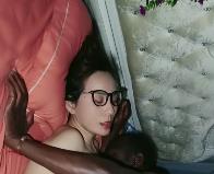 广州包租婆阿姨自拍1V-4.4G，时长4小时，肯尼亚摄影