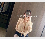 紫色哒豚豚：网红女神车灯H/J罩杯视频作品集744m