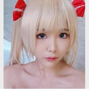 百变女神米妮Cos秀表演，10V2.1G视频资源，颜值身材让你着迷