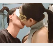 OnlyFans亨利夫妇Sera单男约会精选美娇妻绿帽奴身材面具美女直播盛宴12/10