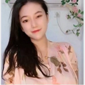 琳宝土豪定制：巨熊主播的颜值大姐姐，社保车灯眼罩跳舞，快手下载