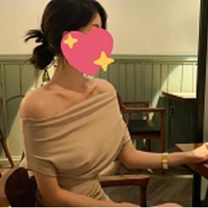 空姐Ashley粉丝38W视频128个，美女腿部诱惑，893M