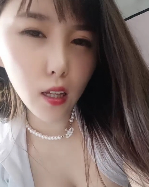 温暖母牛与可爱小羊:66个视频,9.8克大小