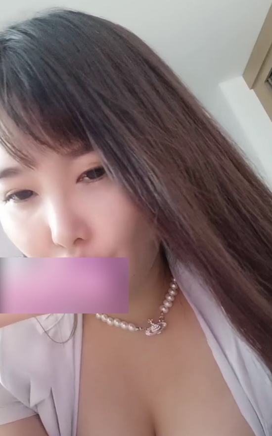 温暖母牛与可爱小羊:66个视频,9.8克大小