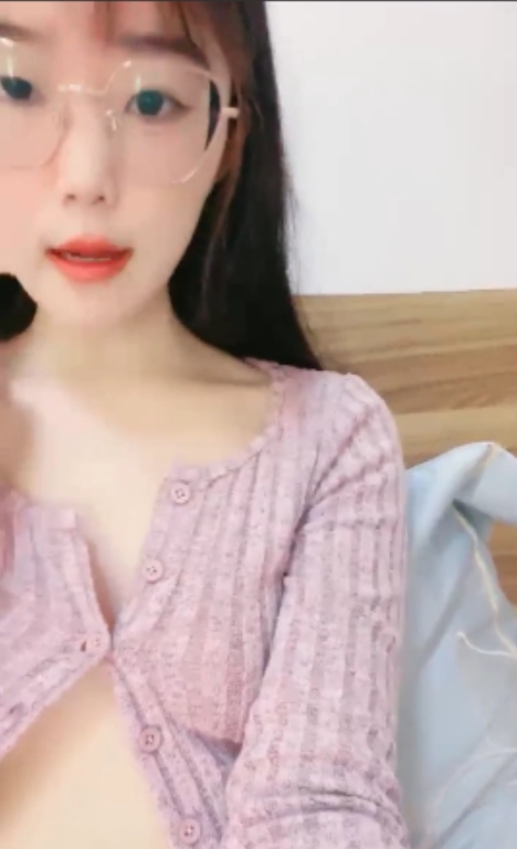 眼镜反差婊+火箭+118v47g