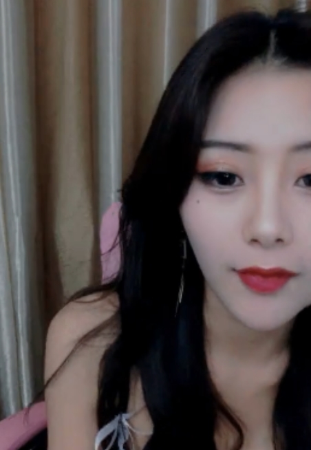 熊猫TV璀璨明珠：雪妮维雅妮与于利合作视频，精彩表现受百度狂热收藏