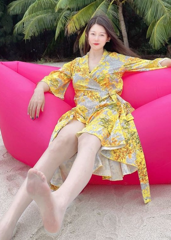 独家自行打包反差合集npnv+14.8G，百度盘收藏，分卷压缩，满足你的反差婊之爱