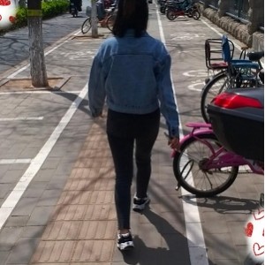 独家医院护士姐弟互动视频：大罩杯亲姐姐温柔照顾活泼弟弟！手机电脑下载解压，欢乐不断！