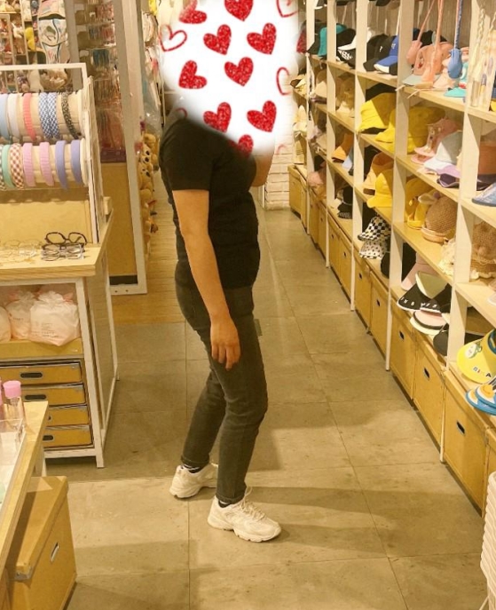 独家医院护士姐弟互动视频：大罩杯亲姐姐温柔照顾活泼弟弟！手机电脑下载解压，欢乐不断！