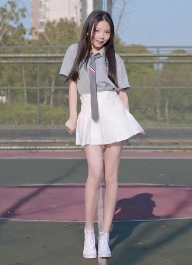 欣小萌：50M人工合成视频大放送！