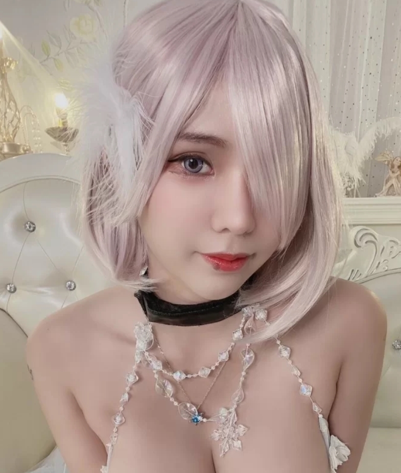 坤坤玩冒烟山峰视频合集:最高清图片316张,165个视频37.1G,Coserminichu带你体验冒险乐趣!