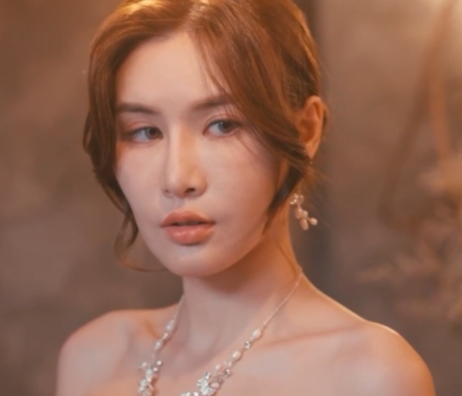 苏畅大罩杯女星合集：百度ED2K收藏，MDSR0006上下两部视频全收录