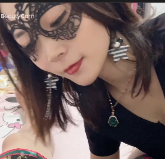 绿帽妻子系列:21分钟一部,中年男子的深不可测魅力