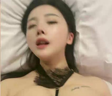 童颜大罩杯漂亮妹子8V视频2.1G纯天然