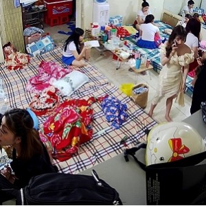 私密女生宿舍摄像头，大罩杯大长腿，10V1.2G摄像头视频百度盘分享