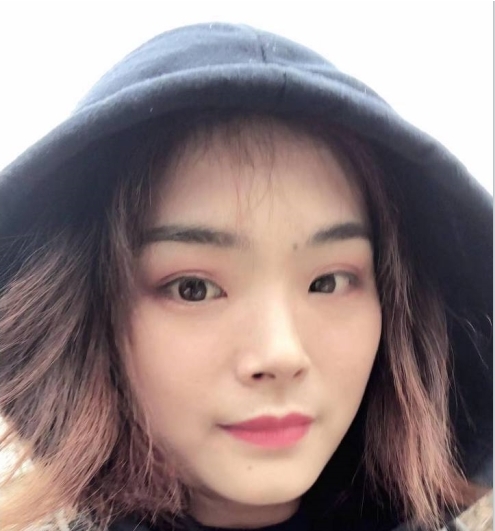 风韵小姨扑克游戏-适合与侄子一起玩的经典游戏