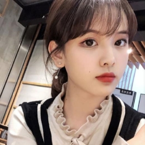 内蒙快手网红小妹私人订服装装