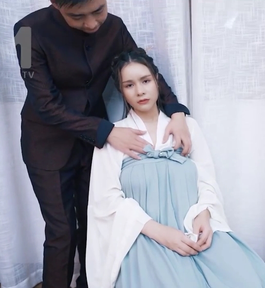 汉服大罩杯表妹弹琴视频免费下载