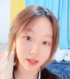 美女九川使用振动棒揉捏胸前软肉