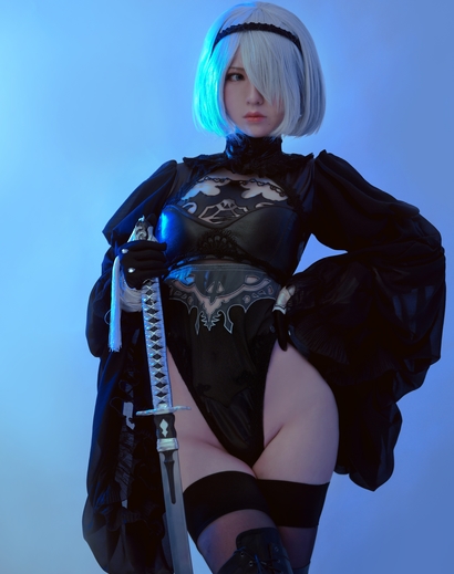 高颜值御姐COSER半半子福利姬的快手号资源,包括直播、写真集、视频和照片,引起了大量粉丝的关注。然而,这位御姐却被陷害成为了市场上不堪过去的女主播。