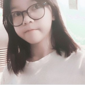 火辣身材妹子用道具玩弄自己性感躯体的视频