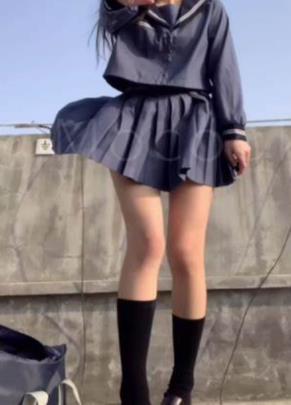 上海00后女学生小贝贝日常解压商品