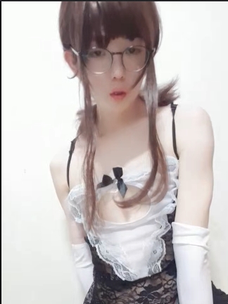 王耀辰超级英雄级反差比，21G视频片段合集，全面展示网红男粉的颜值、性感与智慧！