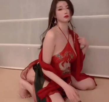 杨晨晨秀出你的美！有尺度空档视频，异域风情、红妆、花生米，诱惑力无限！