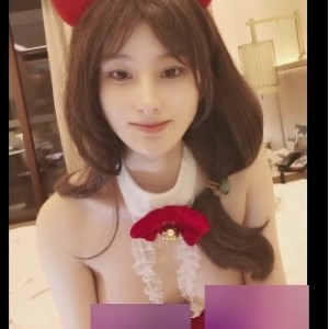 网红小猪猪：颜值爆表、智慧出众的美貌公主，穿着有趣装扮，玩转有趣诱惑