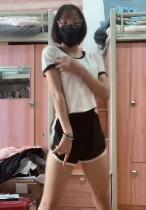 《李耀阳：热爱舞蹈的网红主播，50V8.4G视频资源，让你感受舞蹈的魅力》