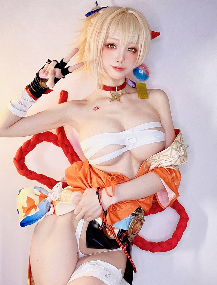 水淼aqua欢乐童年：78四人游，夏日海边放风筝，白色比基尼，粉色拖鞋，潘石屹名言，尽享淡淡温暖