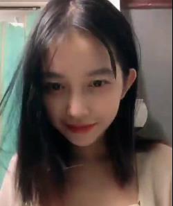 精选可爱嫩妹，脸蛋身材都完美，笑容甜美拿分！