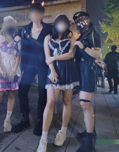 高端圈外火辣精选：韩国浮力姬超火辣身材，大车灯撞击不停摇晃！