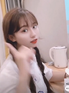 视频不见星空：经典剪辑版，精彩镜头+服装搭配，看直播亲密动作，马桶+镜子！