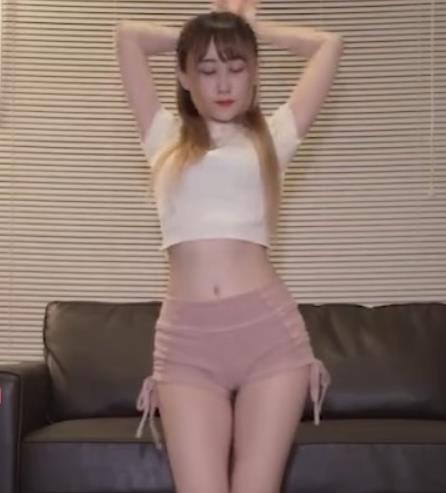 放纵欲望，20GB火爆虎牙独家绝版超值合集：海内外BJ有尺度果舞美女网袜超薄线袜Q趣衣服浮力主播