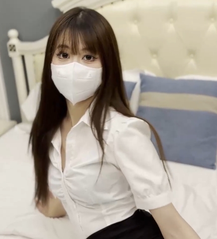 Cola酱美少女窈窕身材，性感OL装扮+吊带黑丝，1v+436m百度盘下载！