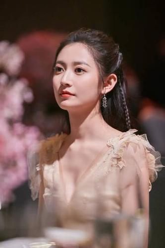 2022年《镜·双城》4K奇幻汉语普通话电视剧：李易峰、陈钰琪、杨志雯等主演，Tat-ChiYau/沧月导演，豆瓣评分8.7分！