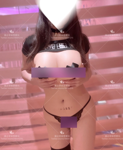 推特工口糯米姬：黑色长筒袜，丰满肉感，可欲可萝的美女