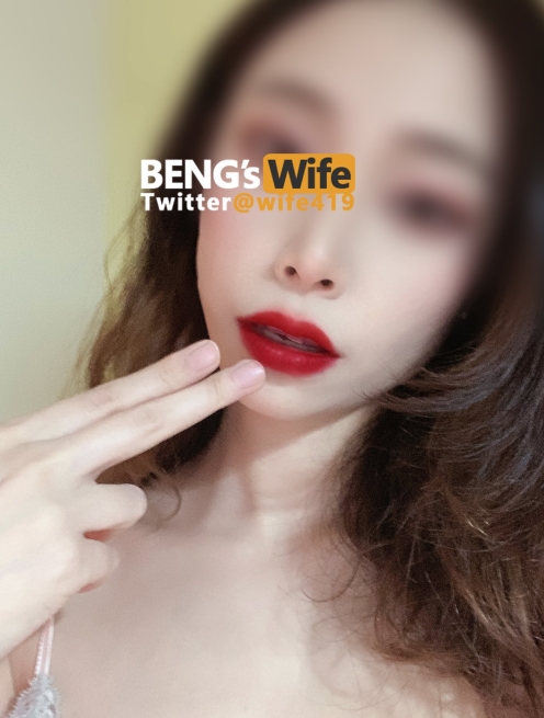 阿崩某推夫妻档:性感视频,爱情点燃热潮