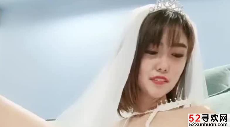 两位极品女主播,一部作品两部婚纱!白色的婚纱你穿过吗?