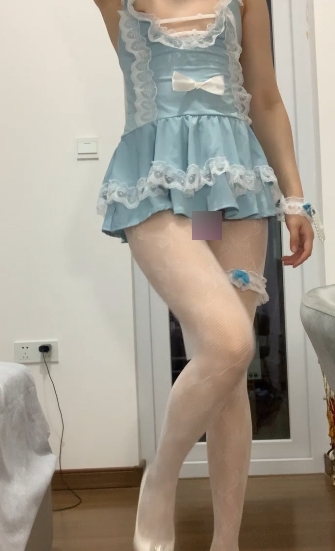 《火爆宅男推荐！逗趣生物老师闵儿原味作品合集3V2.35G》