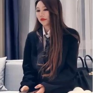 整个网络直播行业的发展。而另一些人则认为，这种现象只是市场竞争的一部分，每个主播都在努力提升自己的影响力，这也是一种正常的商业行为。无论如何，小天的七天探花合集