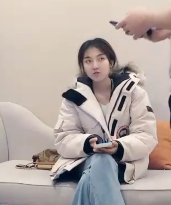 整个网络直播行业的发展。而另一些人则认为，这种现象只是市场竞争的一部分，每个主播都在努力提升自己的影响力，这也是一种正常的商业行为。无论如何，小天的七天探花合集