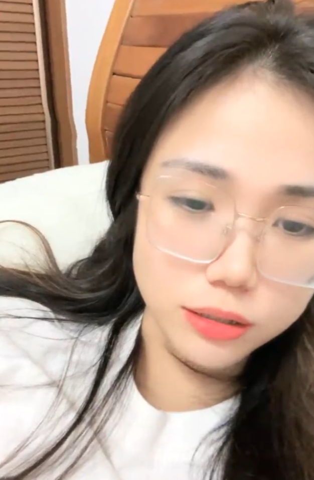 60v56.4g清晰度,反差眼镜妹妮妮:收藏百度ED2K