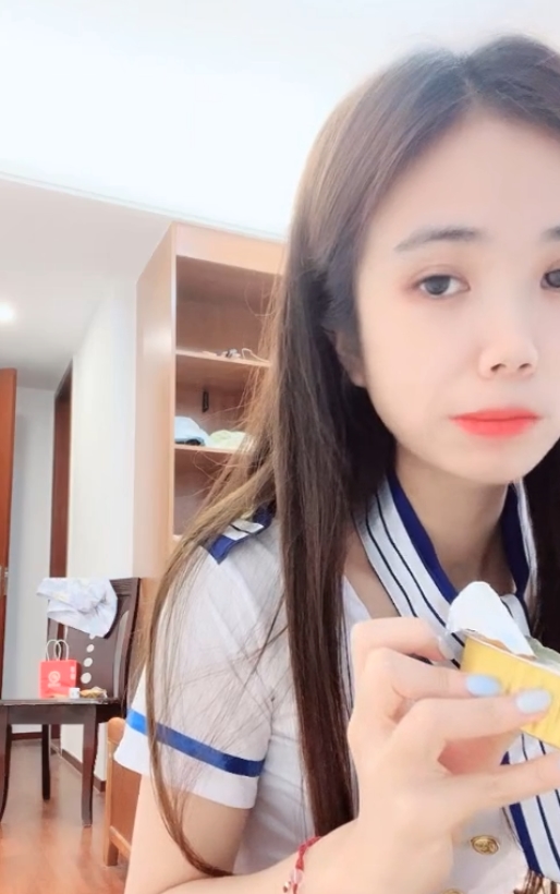 60v56.4g清晰度,反差眼镜妹妮妮:收藏百度ED2K