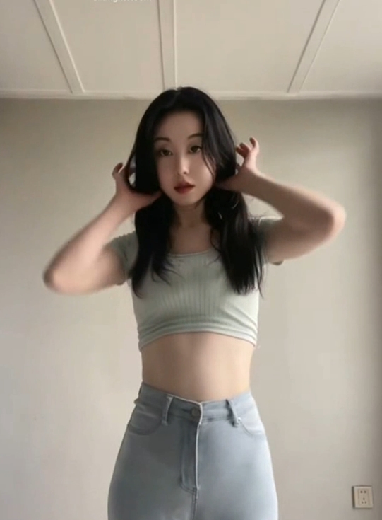 “定制热舞141v16.5g合集”:六金推出新春热舞,百度/ED2K收藏下载,外貌清秀的特别视频主角,总收藏489